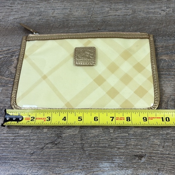BURBERRY Gold/Lime Supernova Check Vinyl and Leather
Lawrence Snap Pouch - Picture 11 of 12